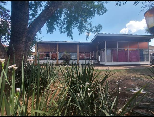 3 BEDROOM HOUSE FOR SALE IN BRENTHURST